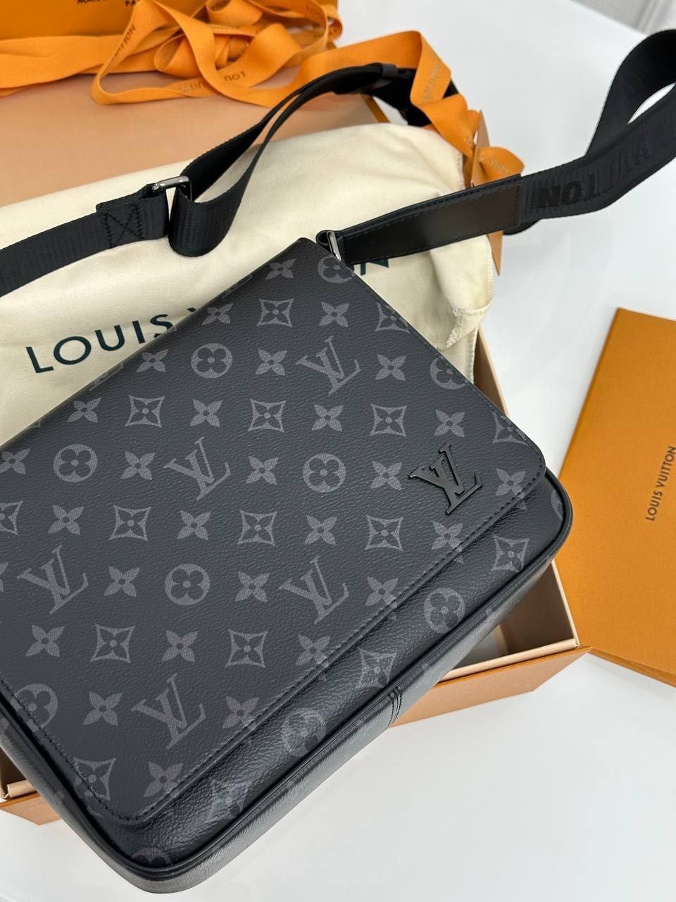 Чоловіча сумка ЛВ Луї Вітон Louis Vuitton слінг шкіряна