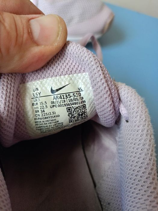 Кросовки Nike 35p мокасини хайтопи кросівки