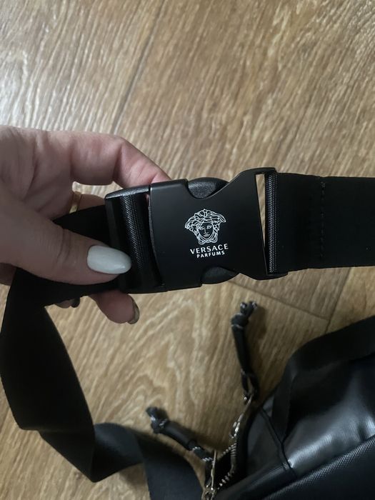 Бананка Versace.      .