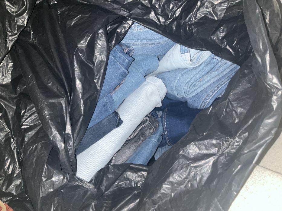 15 calcas de ganga de diferentes tamanhos , qualquer detalhe mande msg