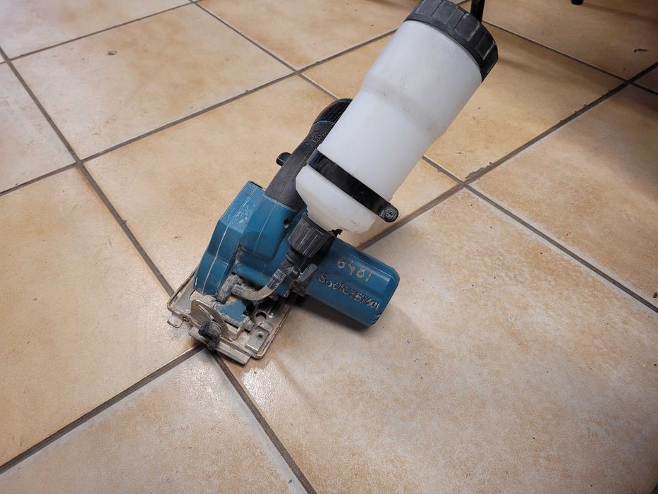 Przecinarka piła Makita CC300D + 2x akumulator i ładowarka