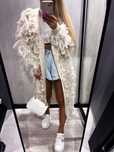 Dlugi bezowy sweter mop