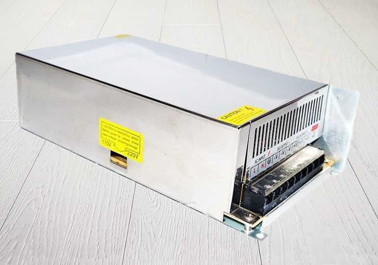 Блок питания адаптер 12V 50A Металлический корпус с кулером