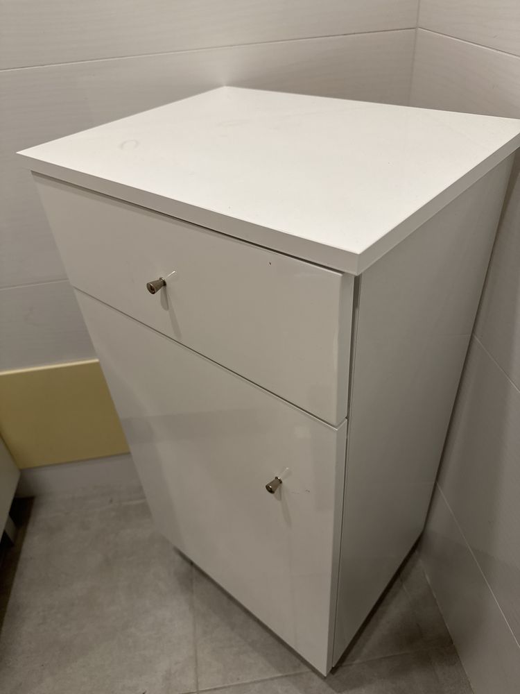 Movel de canto para quarto , sala ou casa de banho