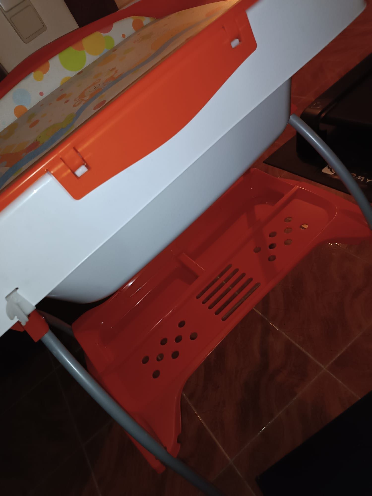 Banheira com trocador de fraldas