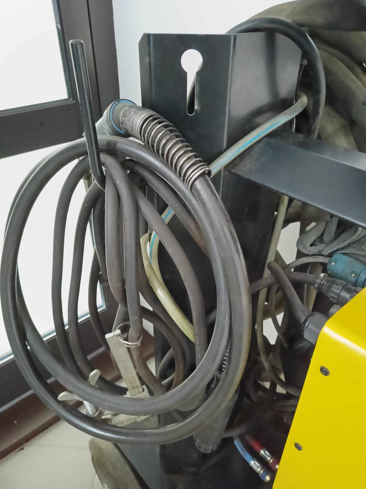 Spawarką Spartus WRC 405 mig/mma/tig
