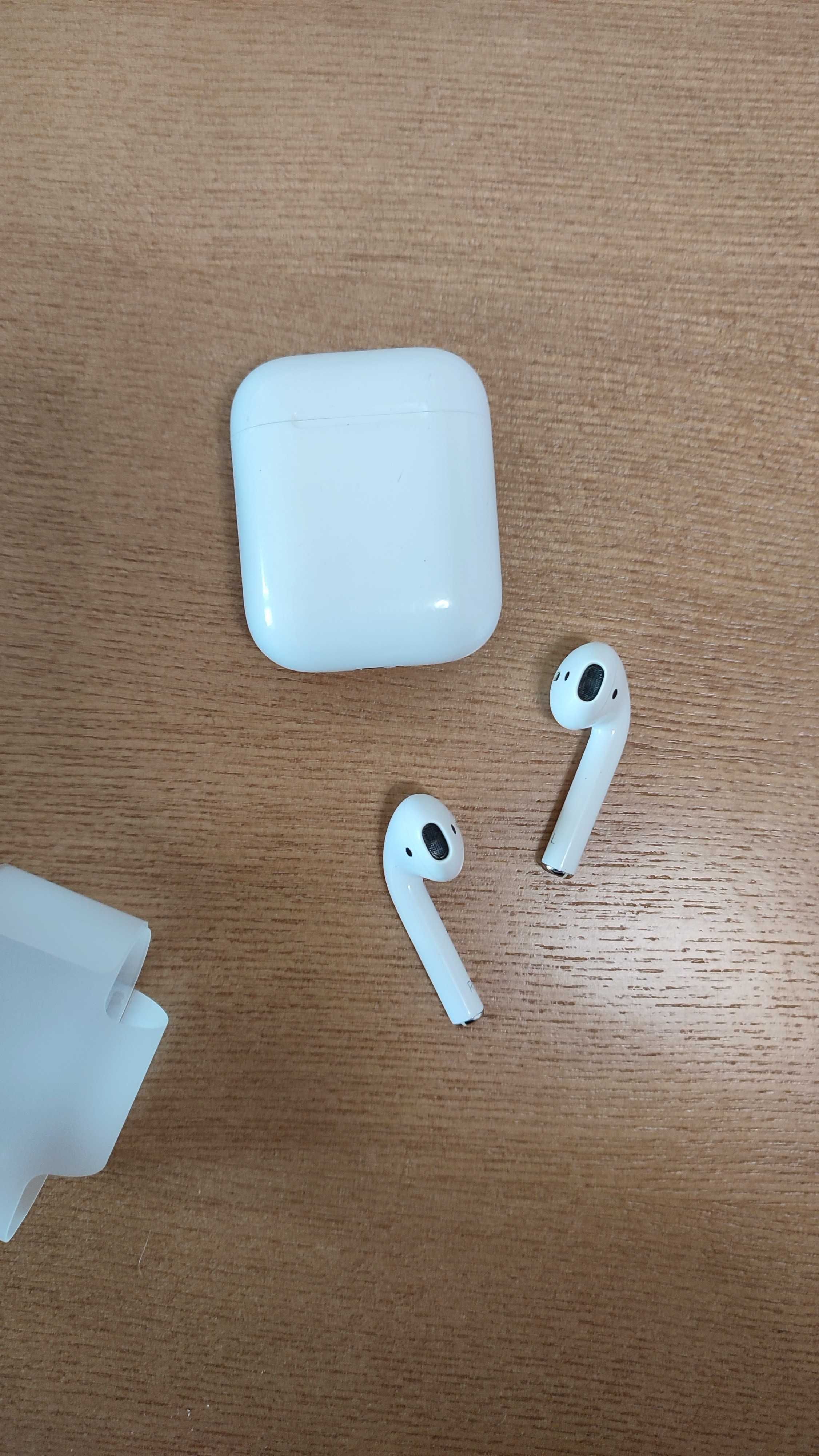 Apple Airpods 2019