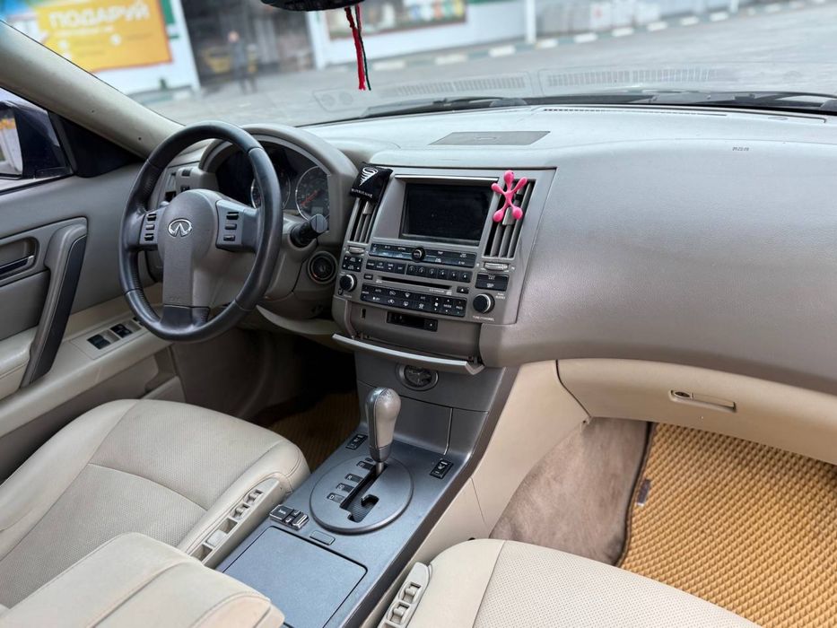 Продам Infiniti FX35