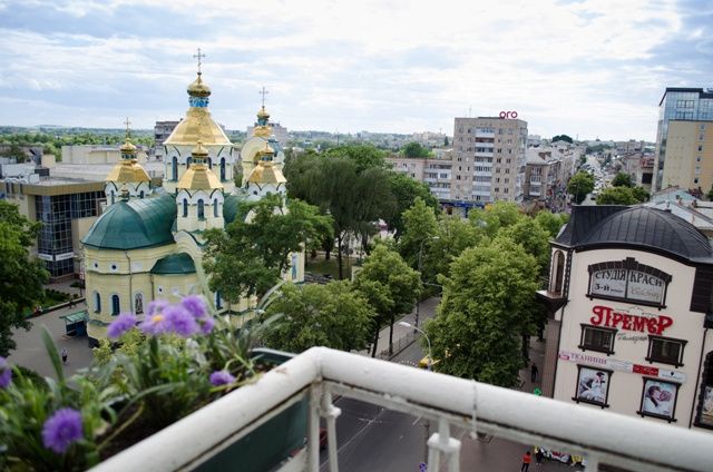 Рівне подобово в центрі . Незабутній краєвид з балкона! 3 кім.