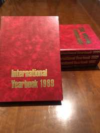 Livros em língua inglesa - International year book de 1989 a 1993