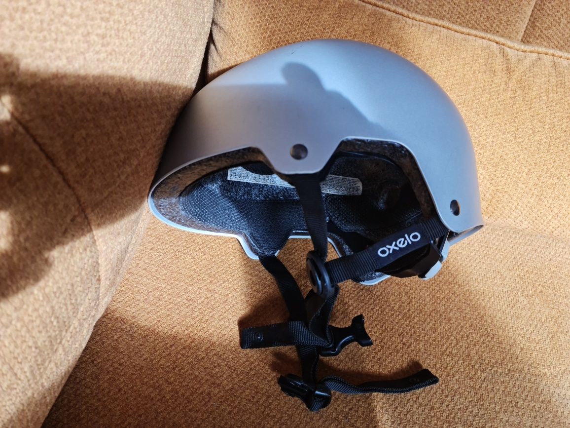 Kask dzieciecy Oxelo 50-54 cm. na rolki, łyżwy lub wrotki.