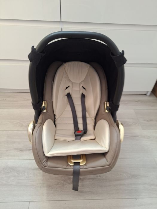 Ala Louis Vuitton nosidelko fotelik junama diamond avionaut kite 0 13