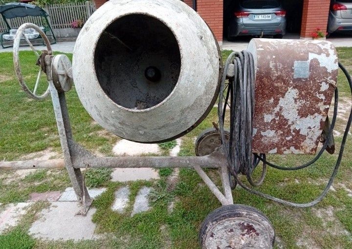 Betoniarka całkowicie sprawną 30m kabla