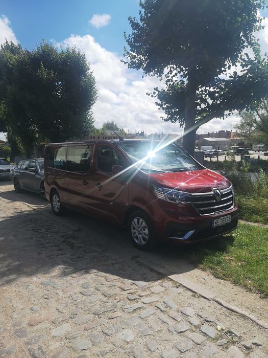 Wynajem busa 9 osobowy 170KM Automat