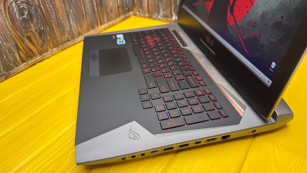 Стильний Геймерський Ноутбук Asus RoG G752VL /17 дюймів/GTX 965M 2 GB