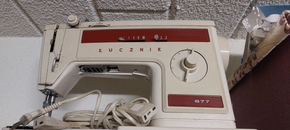 Maszyna do szycia Łucznik 877