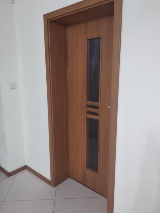 Drzwi wewnętrzne oraz futryna regulowana