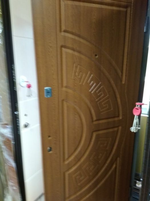 дверь входная 8900 грн.
