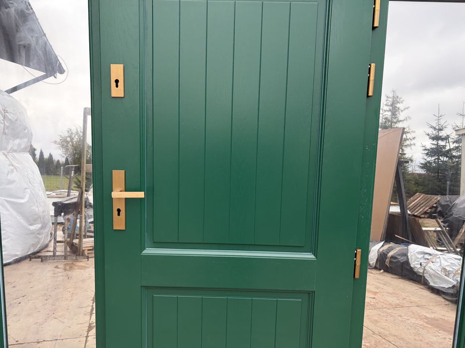 Drzwi zewnętrzne drewniane z doświetlami Cała Polska zielone na wymiar