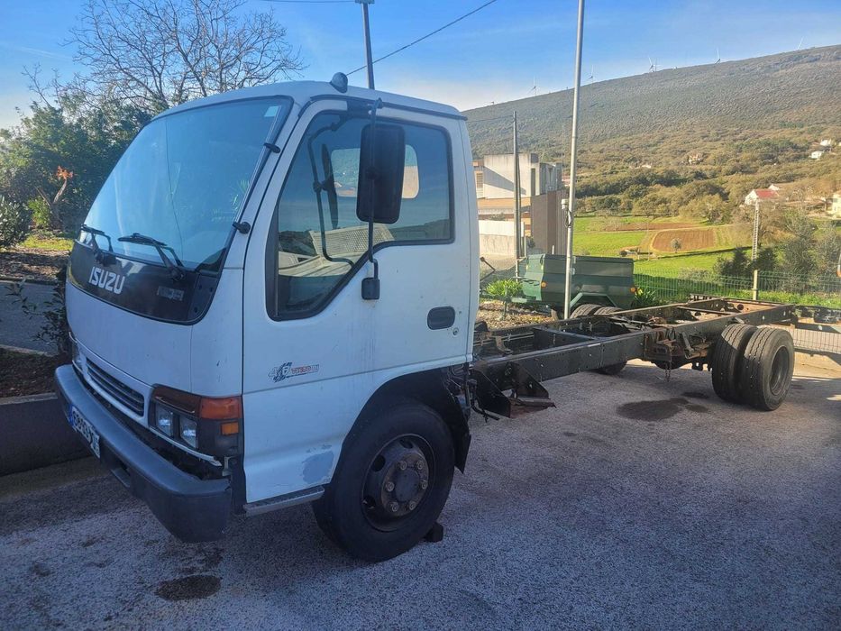 Isuzu NQR 70 4.8 Turbo Ano 2003