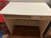 Biurko IKEA drewniane z szufladką