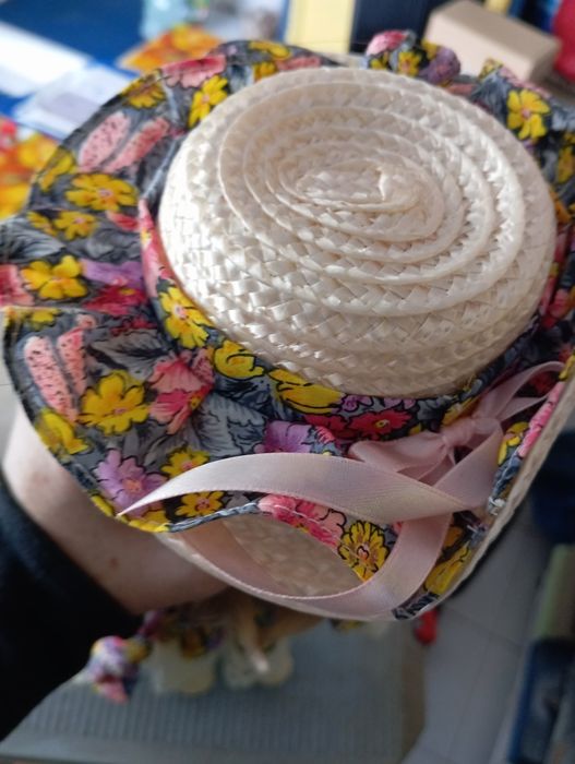 Boneca de porcelana nova