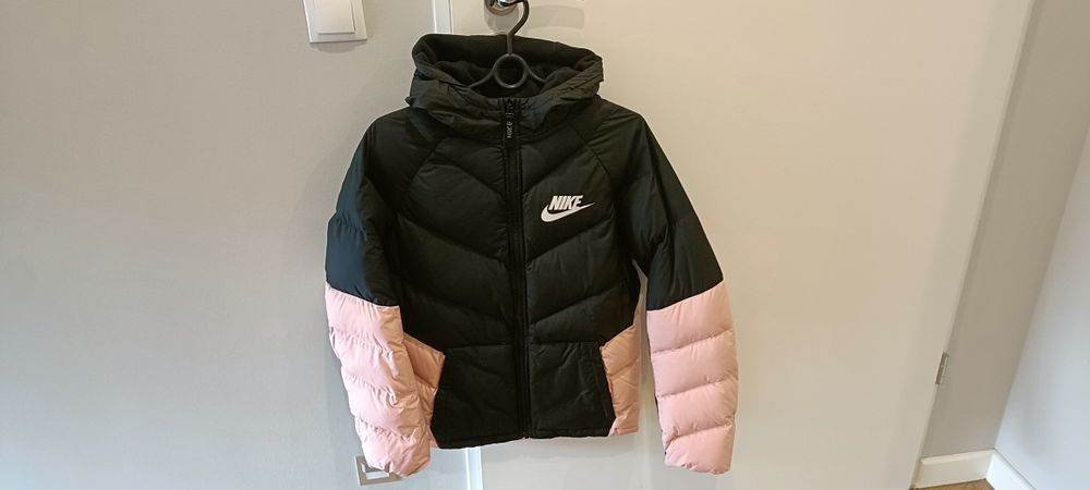 Kurtka Nike czarna różowa 158-170