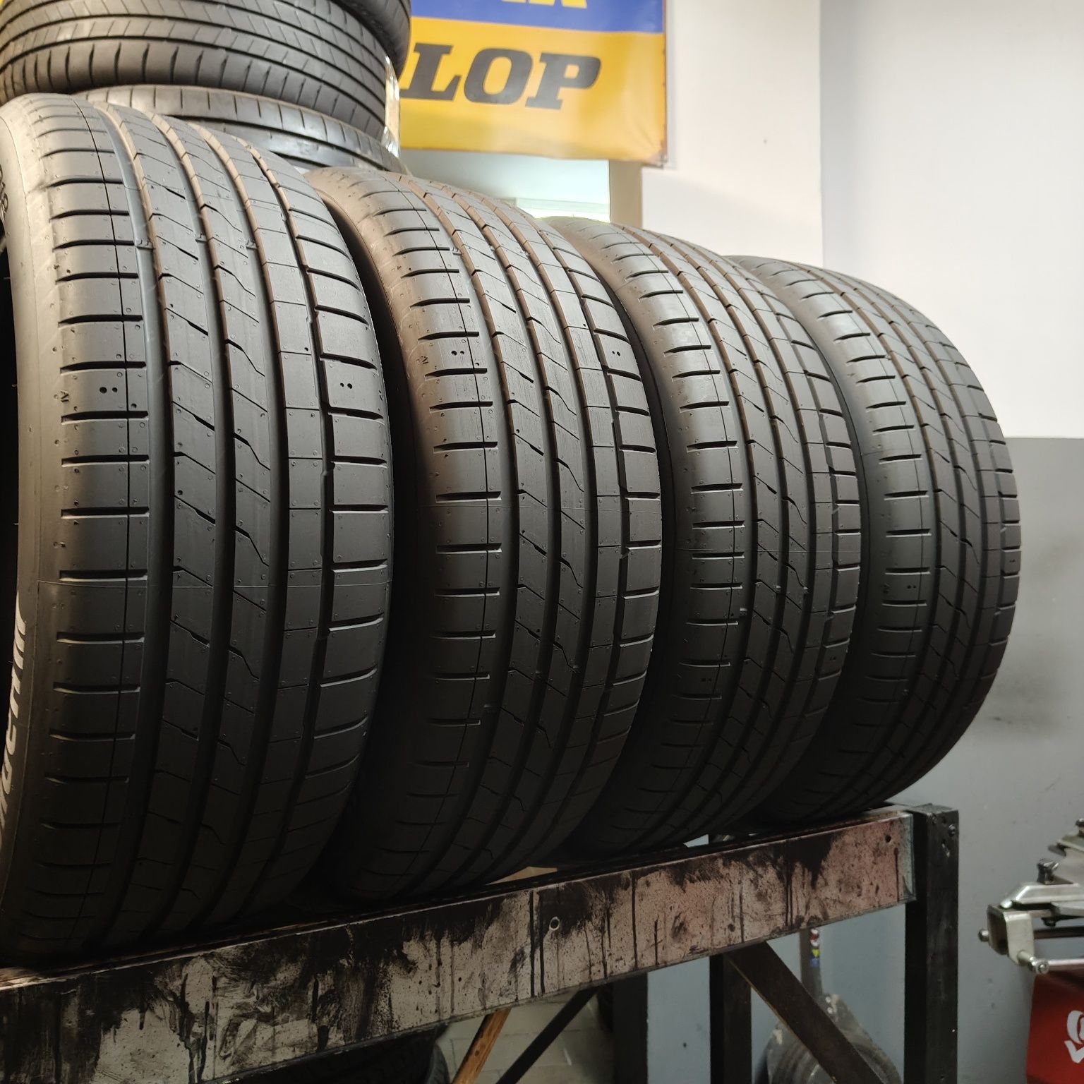 225/55/18 Sprzedam komplet opon letnich Hankook