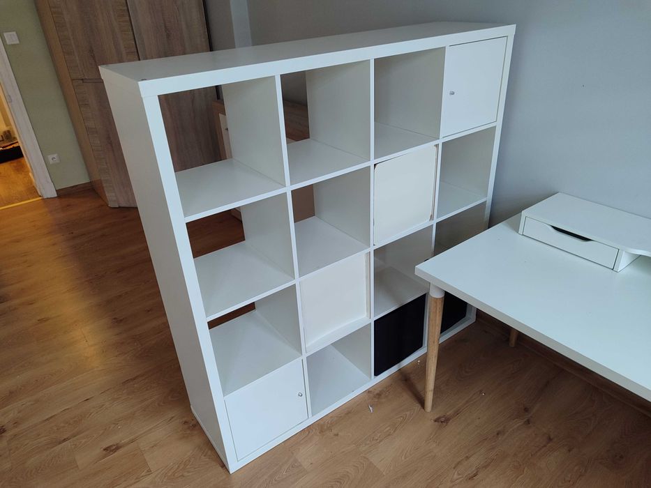 Regał Kallax 4x4 - biały - IKEA z szufladami i drzwiczkami
