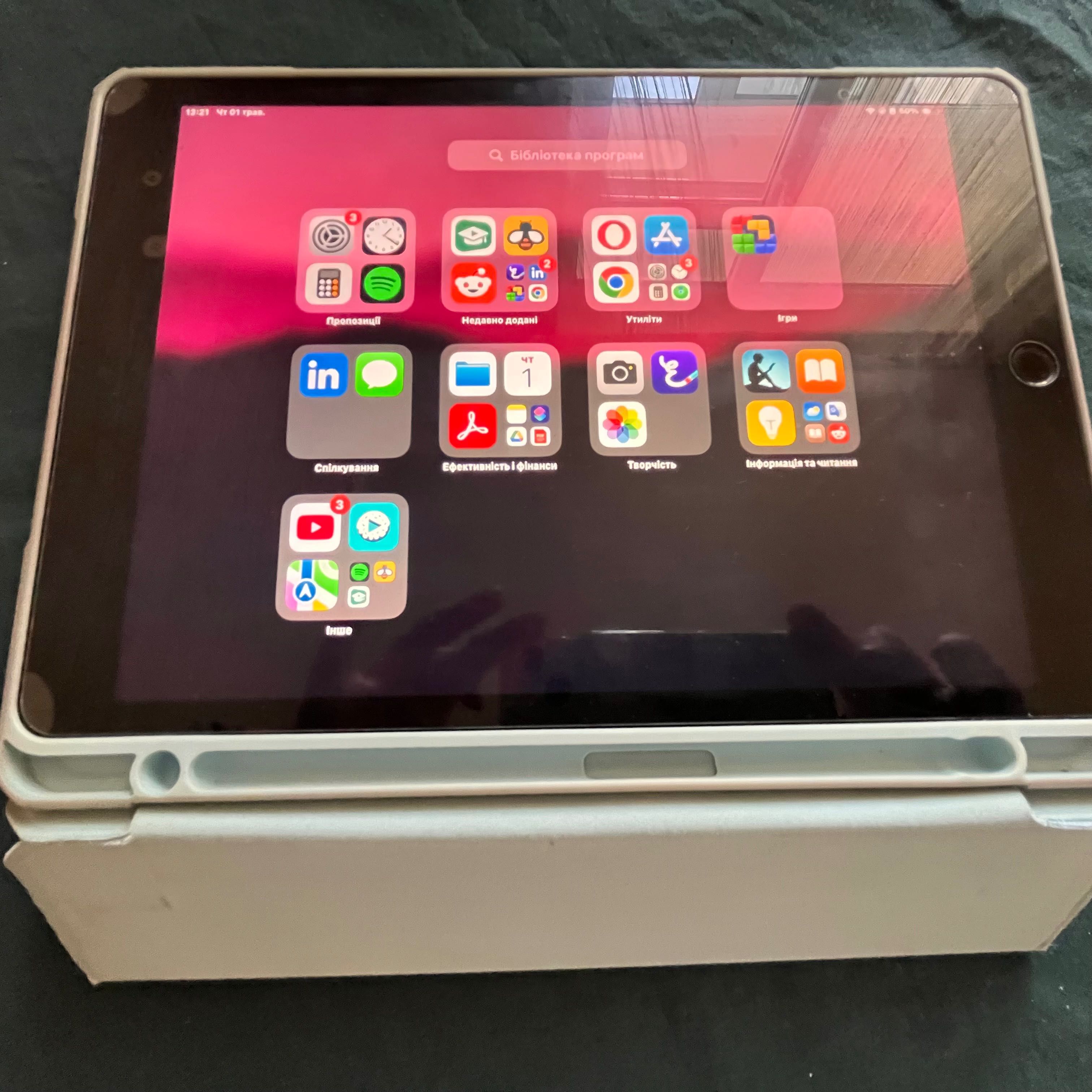 Б/У Ipad 9 10’2 (2021) 64 гб wifi Немає коробки та гарантії все працює