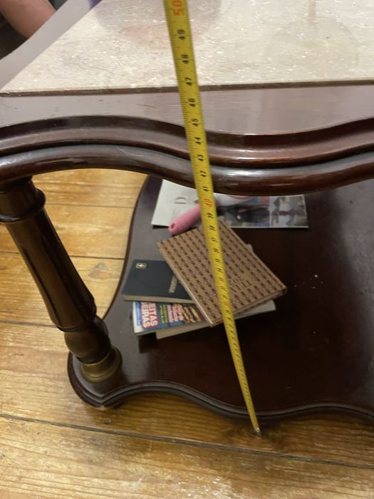 Mesa de centro com pedra mármore
