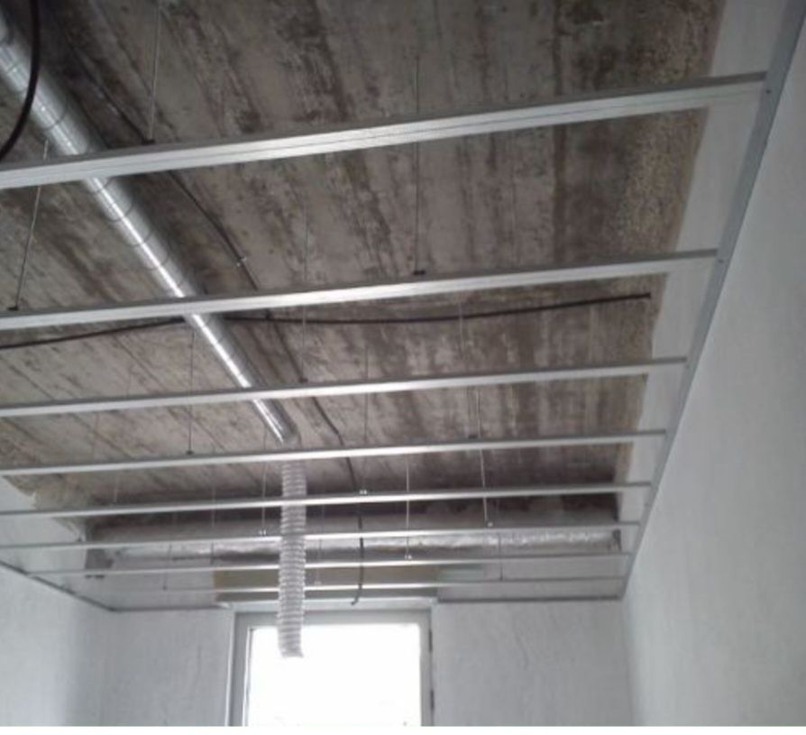 Trabalho com pladur e pinturas.