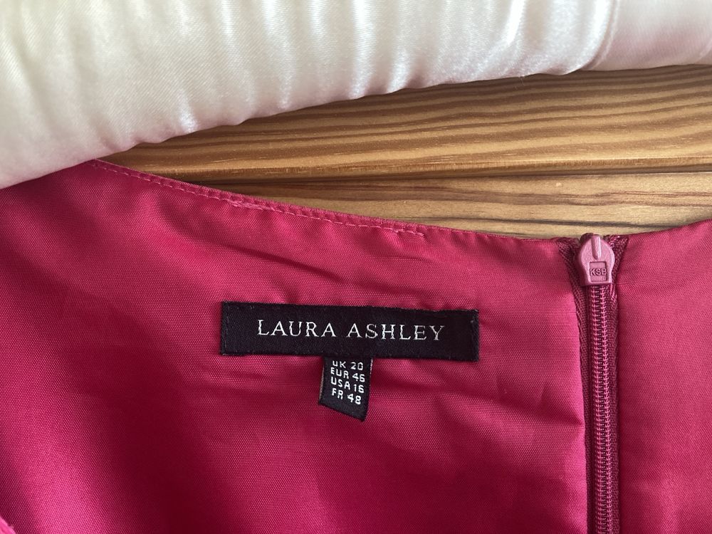 Piękna różowa sukienka Laura Ashley plus size