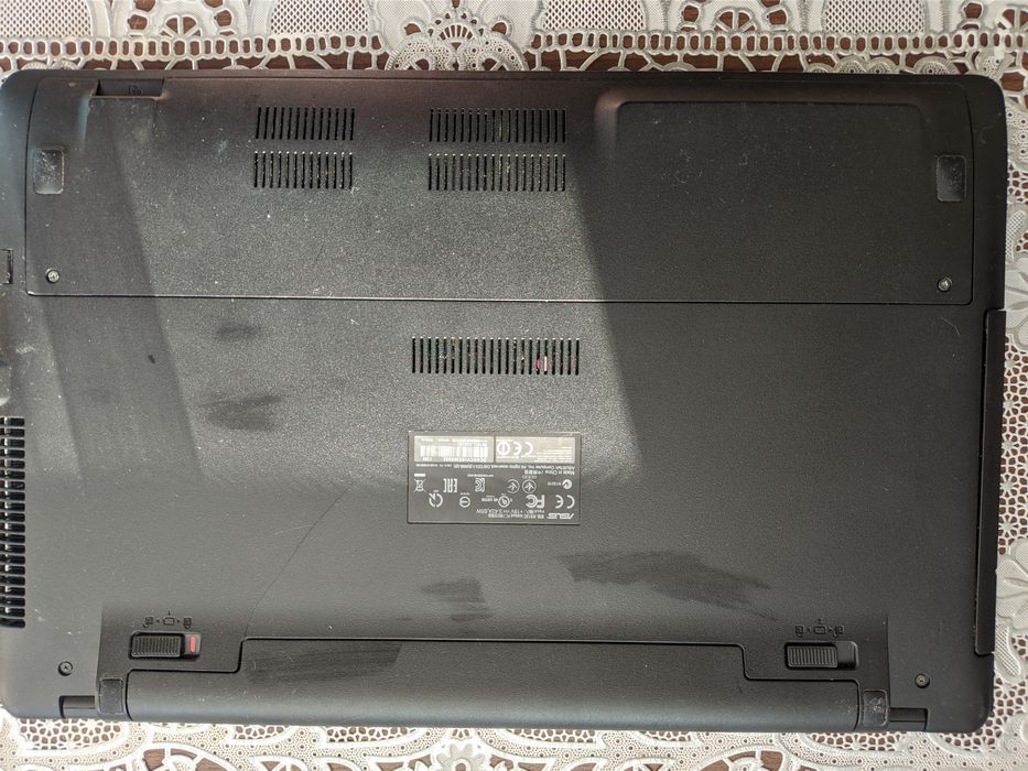 Ноутбук Asus (не робочий)