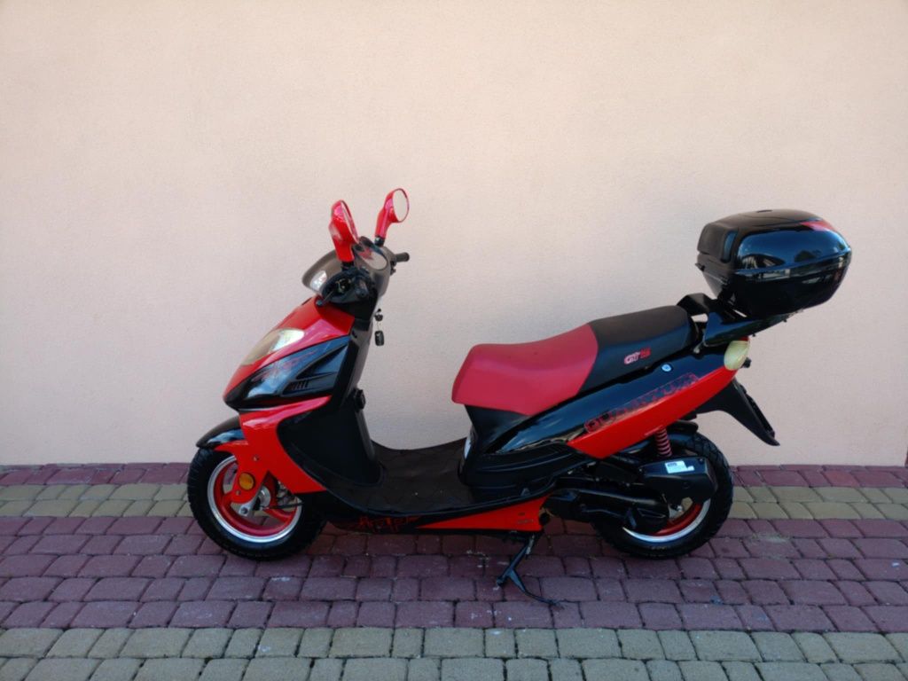Piękny skuter Zipp quantum 50cc