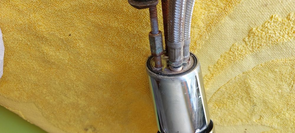 Torneira misturadora com oferta de outra da mesma linha para  bide