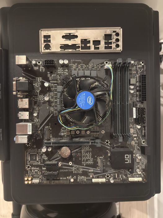 Płyta główna Gigabyte B560M DS3H plus Intel Core i5-10400F