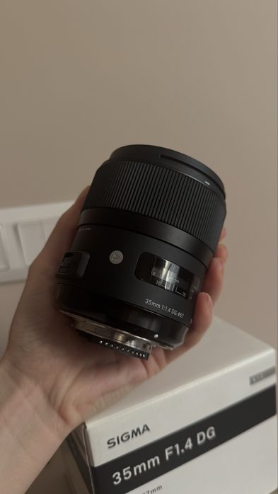 Об'єктив Sigma 35 mm 1.4 nikon