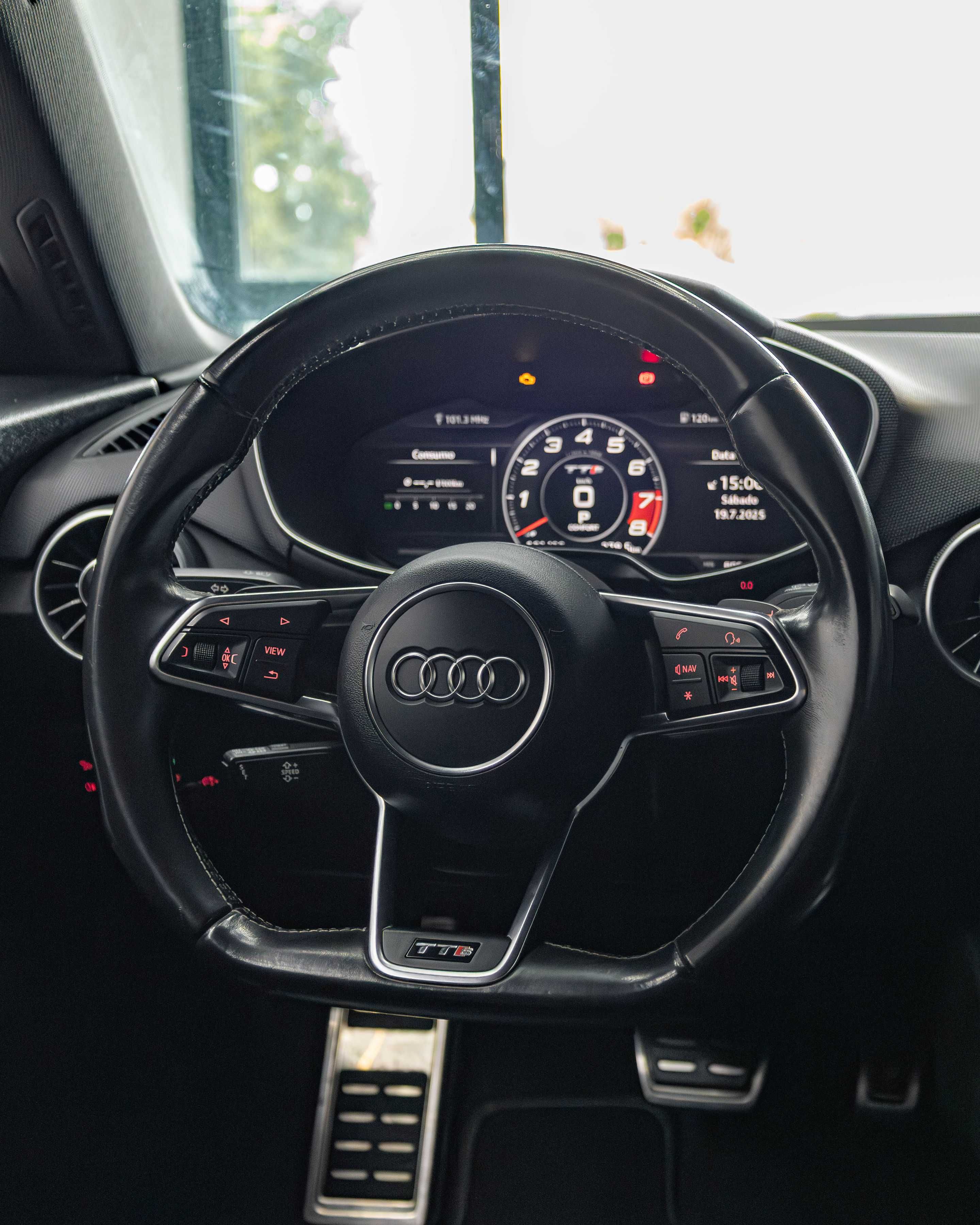 Audi TTS – Performance Sem Limites"