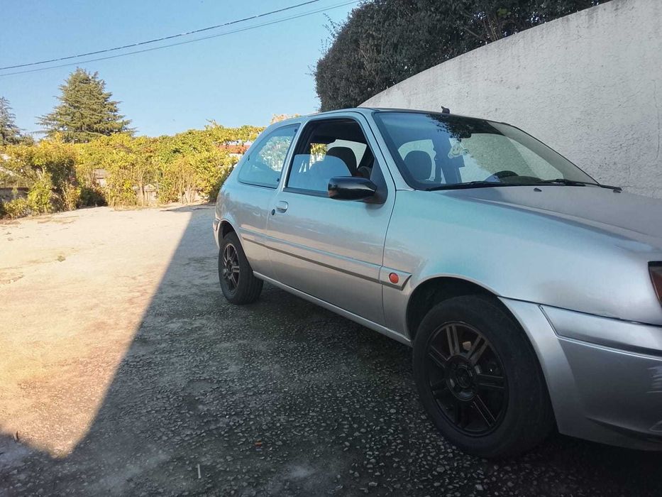 Vende-se Ford Fiesta