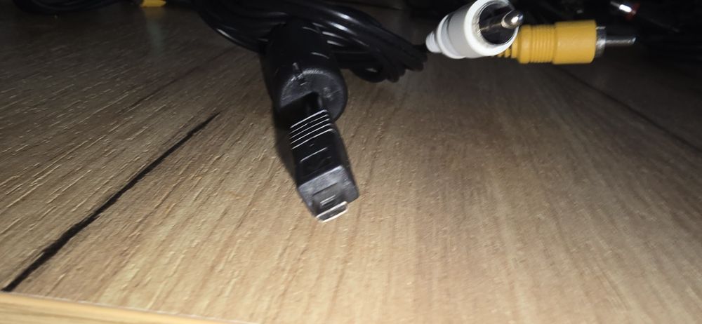 Kabel przyłącze wtyk  mini USB na 2 x wtyk RCA CHINCH