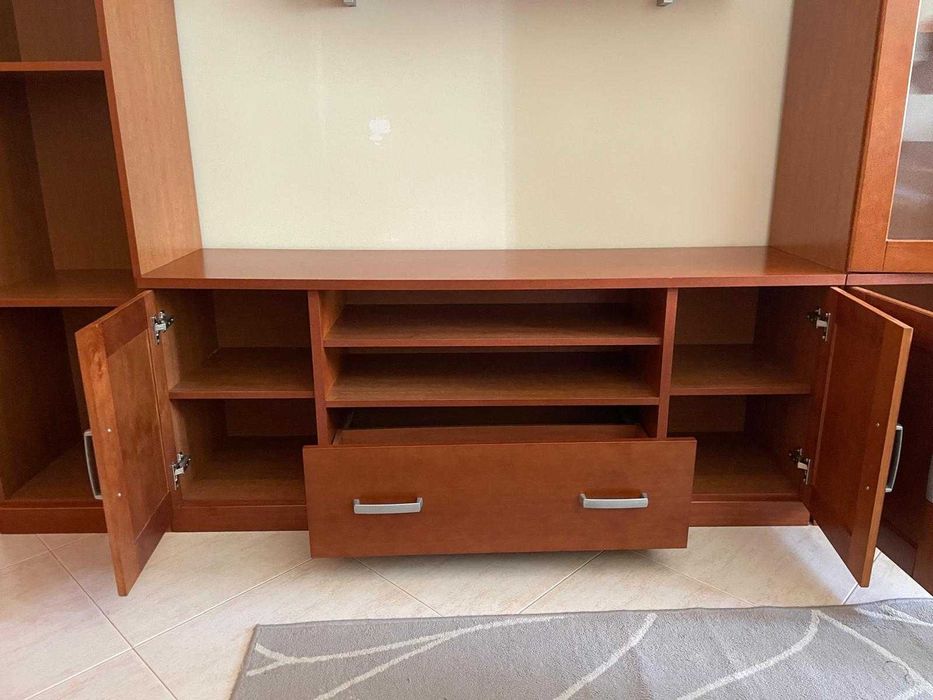 Móvel de sala com prateleiras de parede incluídas