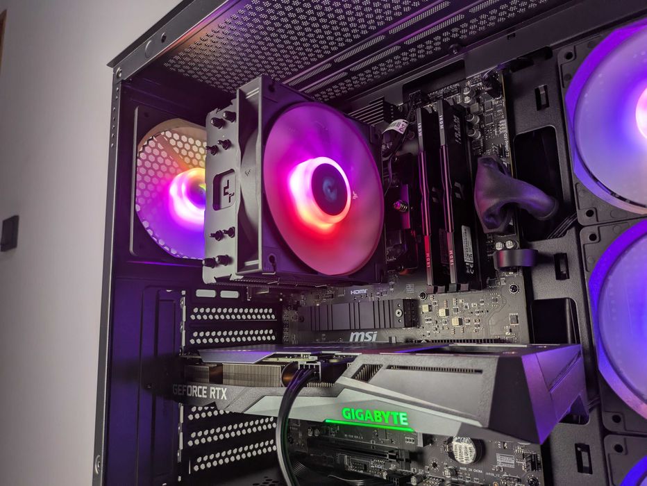 MOCNY Komputer Gamingowy Ryzen 5 7600 RTX 3060 12 GB 32GB RAM 1TB ARGB