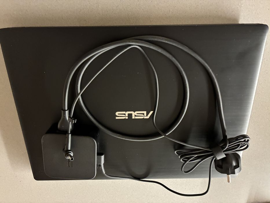 Portatil ASUS Notebook P2420LA (como novo)