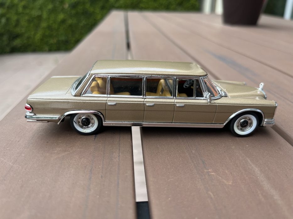 Vitesse 1:43 Gold Metallic 1965 Mercedes-Benz Pullman 600