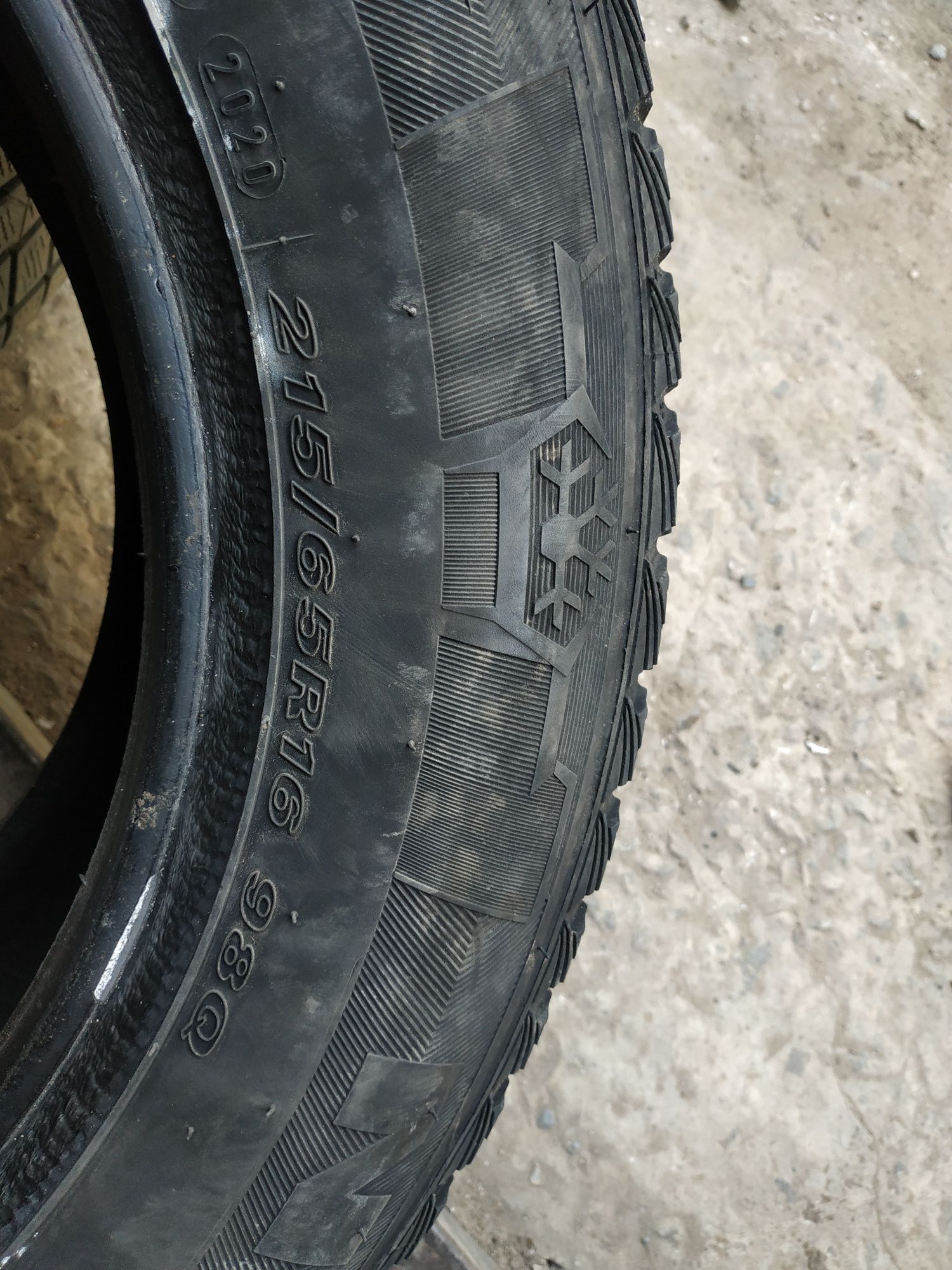 Продам Шины 215/65/16