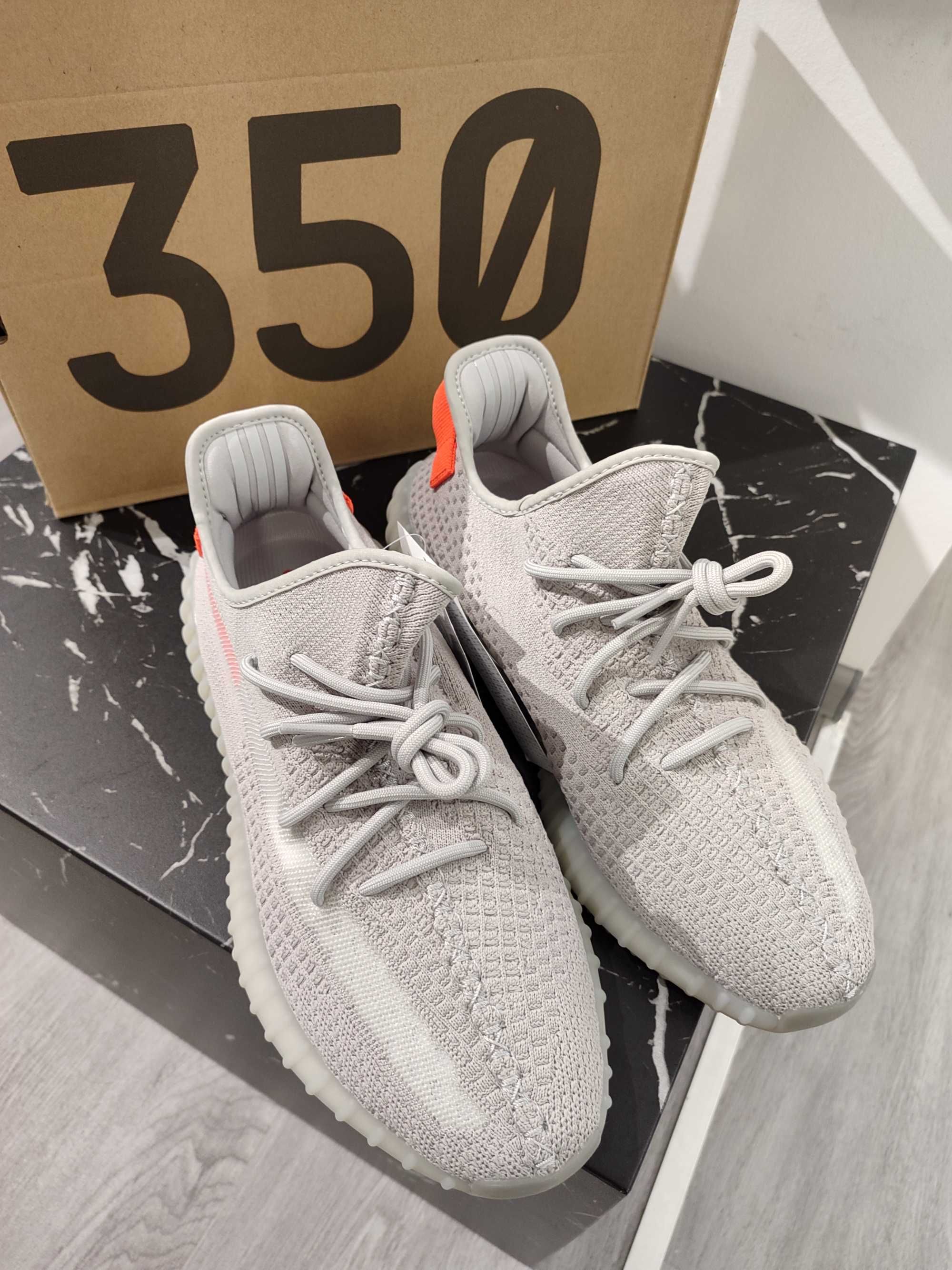 Кросівки YEEZY BOOST 350 V2 Tail Light