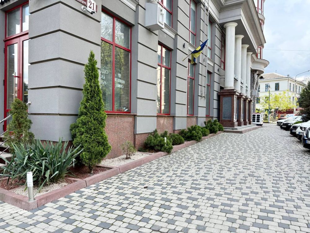 Продаж комерційного приміщення в центрі по вул. Бандери