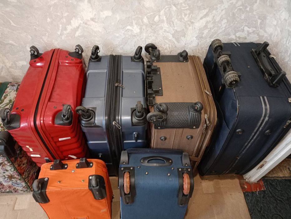 Чемоданы на колесах в наличии