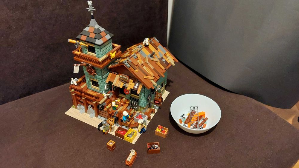 KLOCKI Ideas 21310 Stary sklep wędkarski